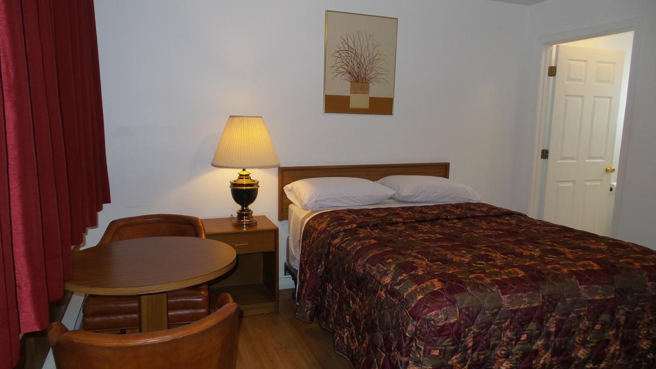Golden Lion Motel Raymond Экстерьер фото